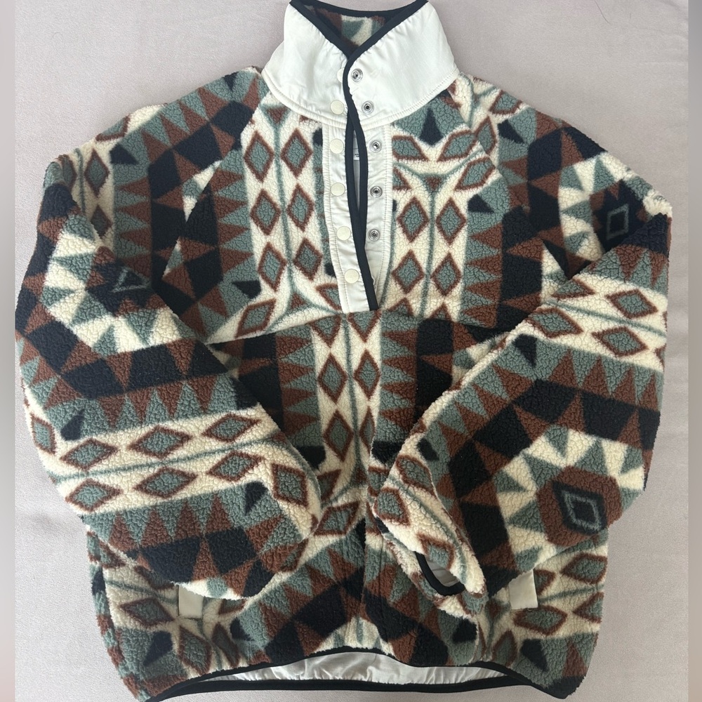 Wrangler 	
WOMEN'S WRANGLER RETRO® HALF-SNAP SHERPA PULLOVER IN GREEN